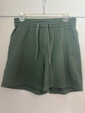lululemon athletica Women's Athletic Drawstring Shorts - Olive size small